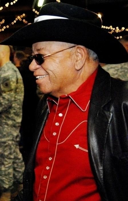 Leadership Lessons from Herman Boone on Uniting Diverse Teams